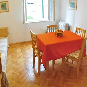 Apartment Sonata, Split
